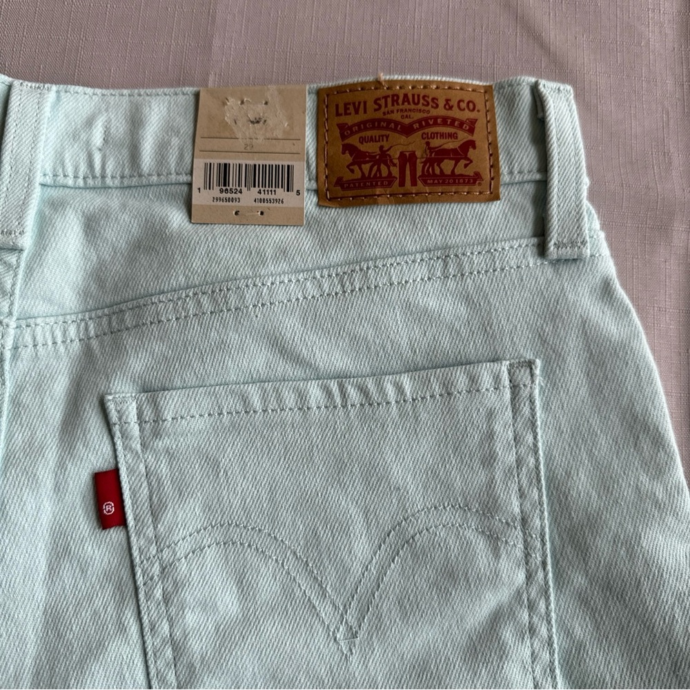 Levi's Women's Mid Length Shorts Mint Green Size 8/29W-NWT 49.00 - Picture 7 of 9